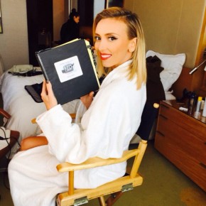 Giuliana Rancic Gets Ready for the 2015 Grammys—See the Behind-the-Scenes Pics!