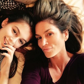 Cindy Crawford and Look-Alike Daughter Kaia Gerber Glow While Snapping a Makeup-Free Selfie—Take a Look!